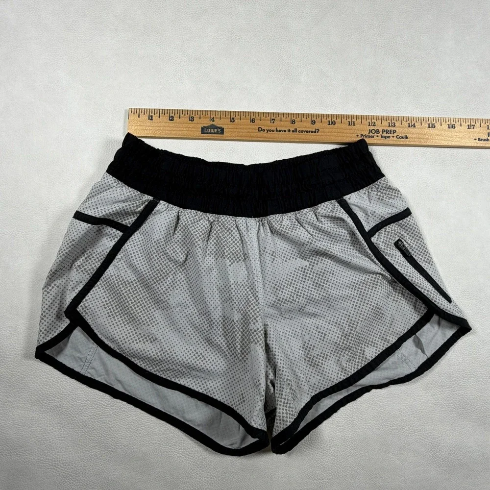 Lululemon Gray Triangle‎ Print Running Shorts Black Trim Size 6 Side Zip Pocket